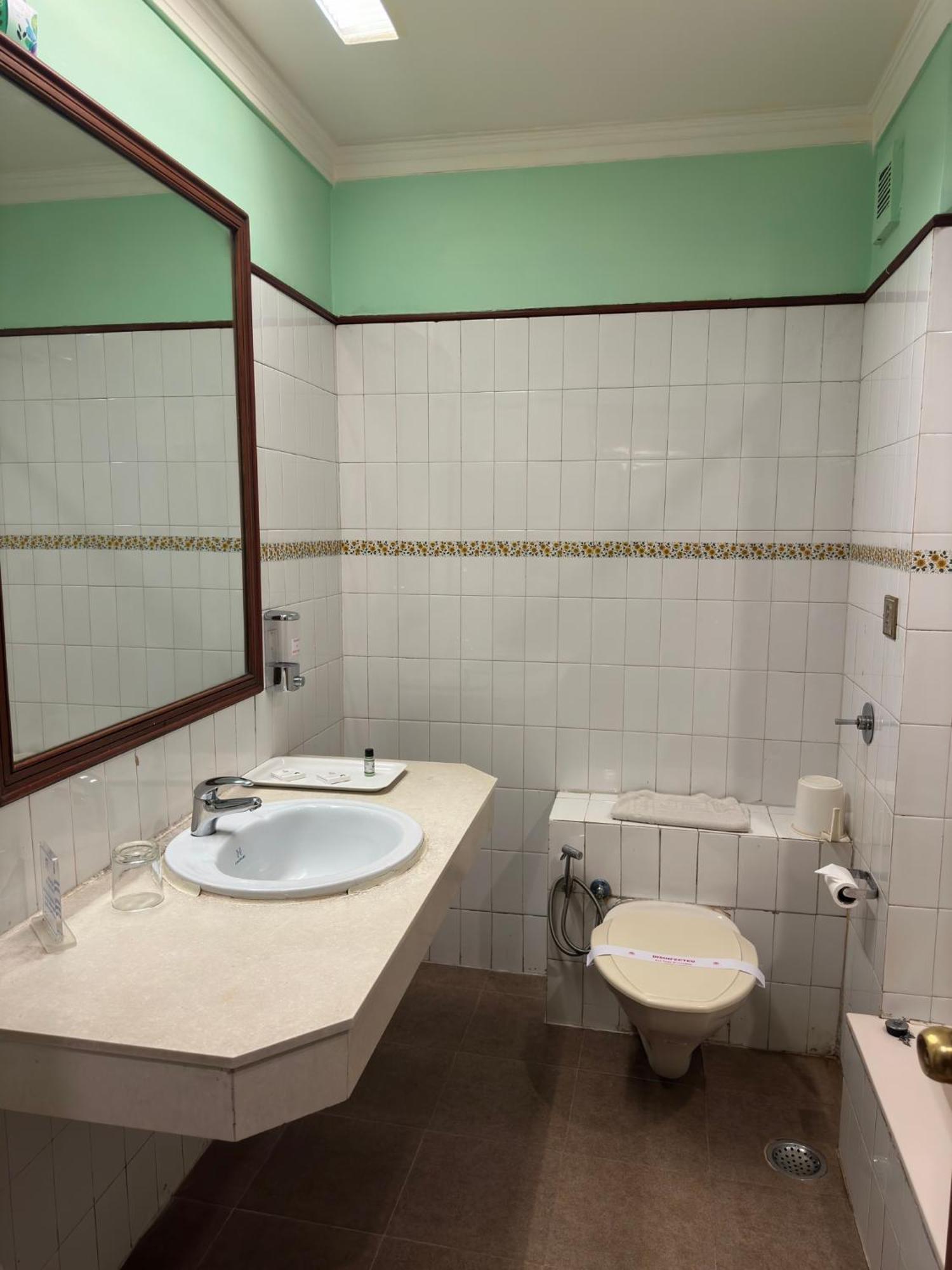 Hotel Nahar Nilgiris Уті Екстер'єр фото